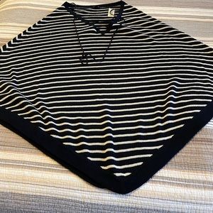 Talbots poncho navy and white med NWT